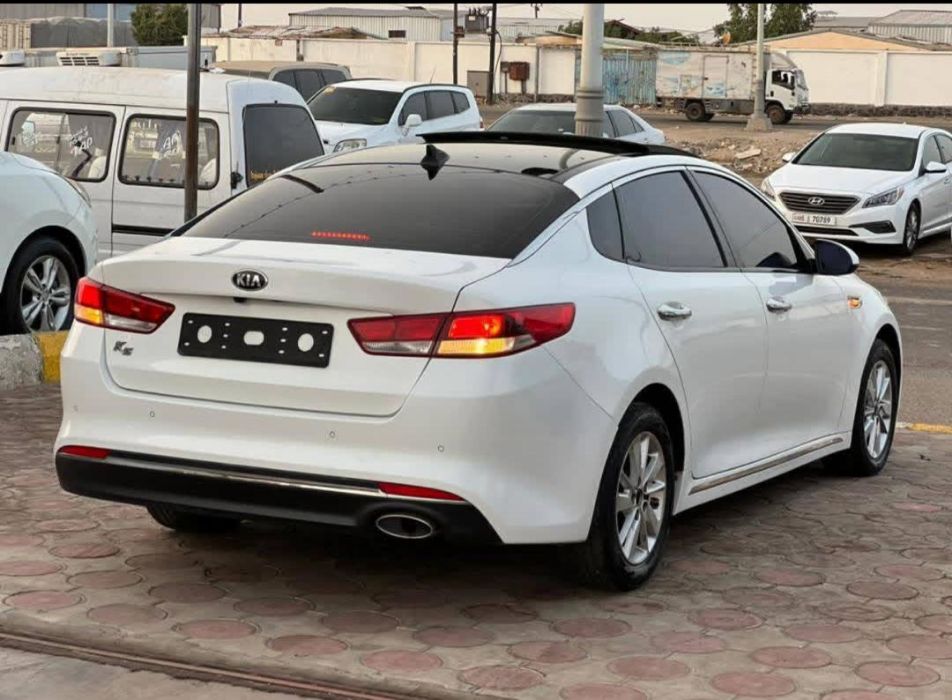 Kia K5 Limited