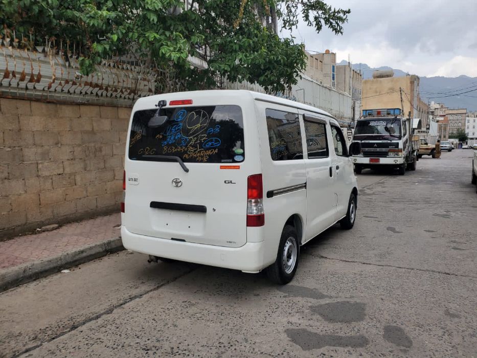 باص تيوتا جير تمتيك موديل ٢٠١٧ بضاعه جديد