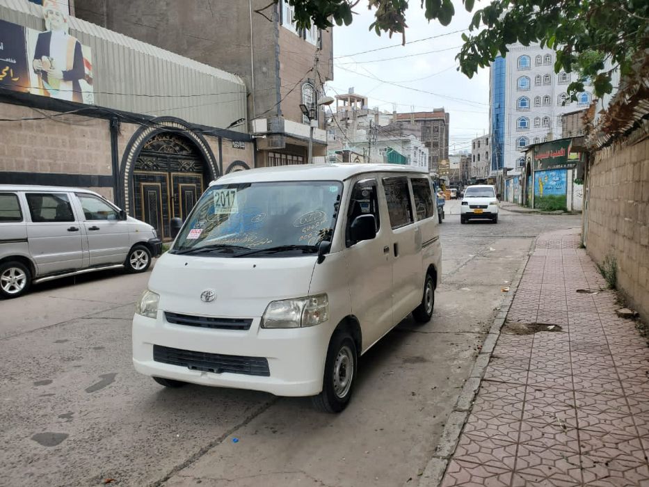 باص تيوتا جير تمتيك موديل ٢٠١٧ بضاعه جديد