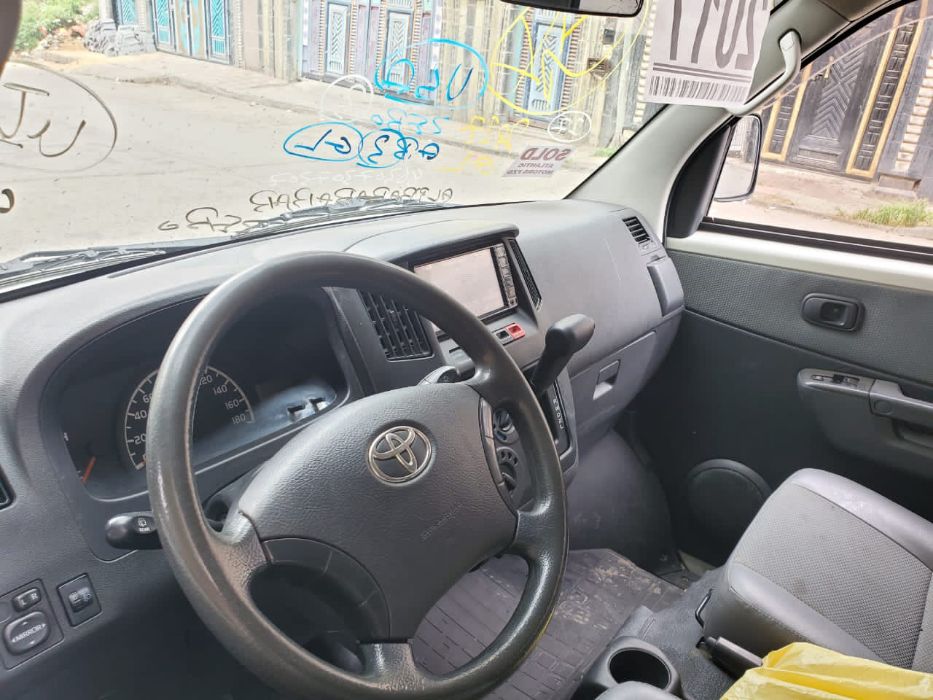 باص تيوتا جير تمتيك موديل ٢٠١٧ بضاعه جديد
