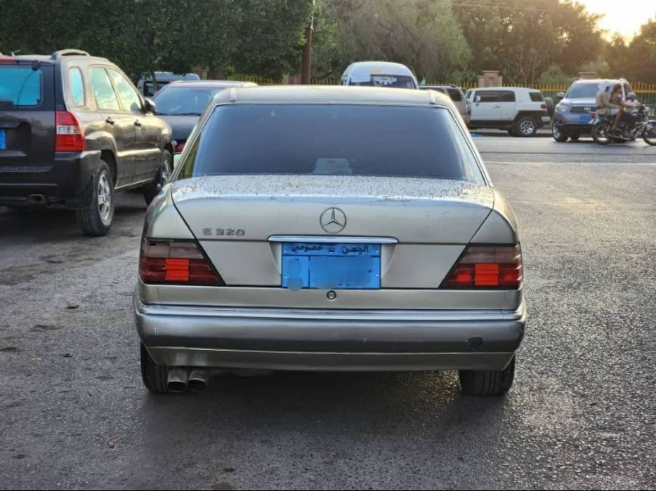مرسيدس ارنب بنز E320 - 1995 فل كامل