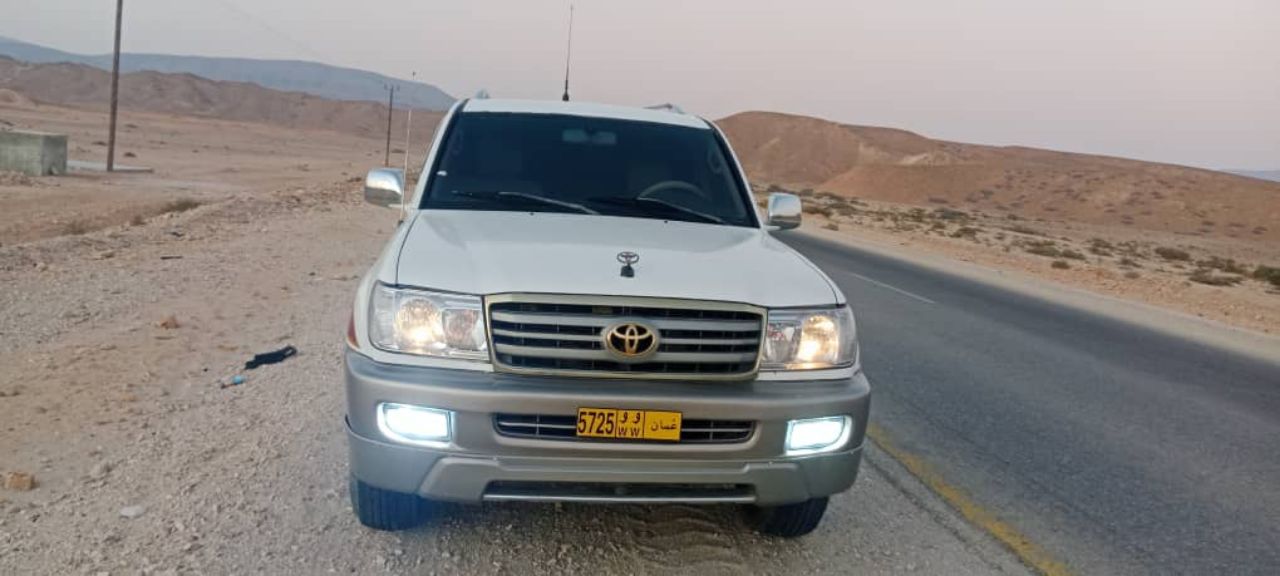 صالون لندكروز
