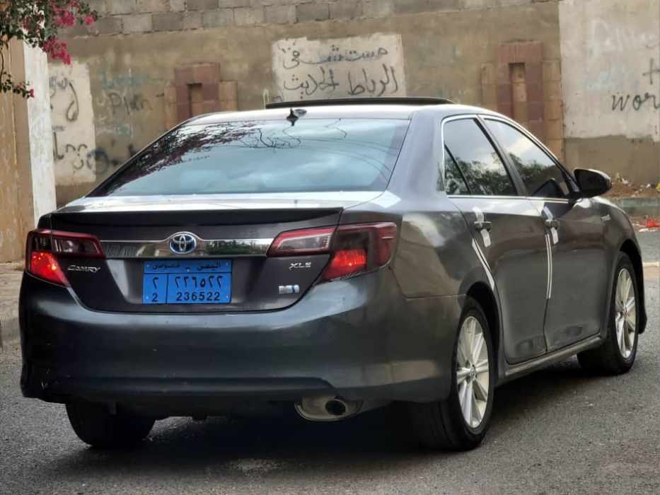 🚘 للبيع تويوتا كامري موديل 2012 هايبرد _XLE فل كامل_واررررد أمريكي _لون زيتي 💚
السعر: 7,500 دولار