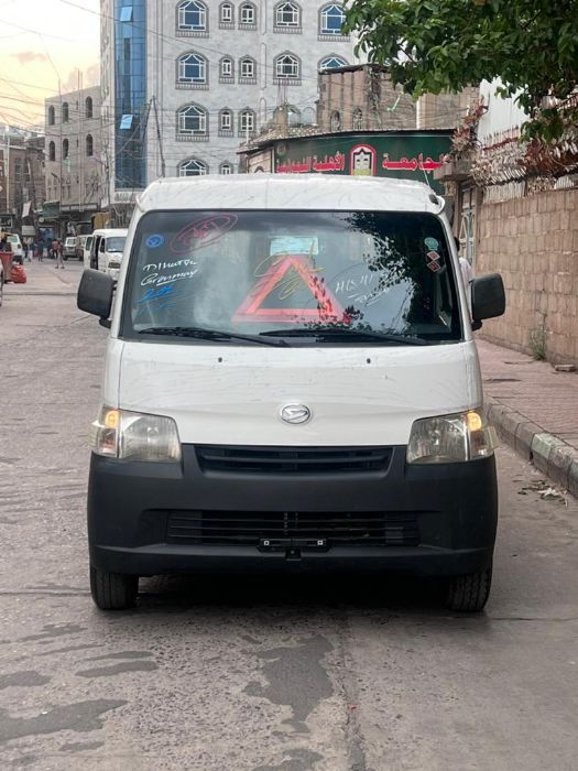 باص دهاتسو خليجي جيرعادي ٢٠١٦ مجمرك مرتين بضاعه جديد وارد العنوان إب التواصل ٧٧٢٥٩٨٩١٨