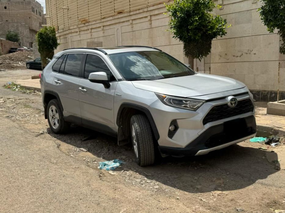 رافور 2021 هايبرد XLE فل كامل نظيف بسعر مناسب جداً عرطة