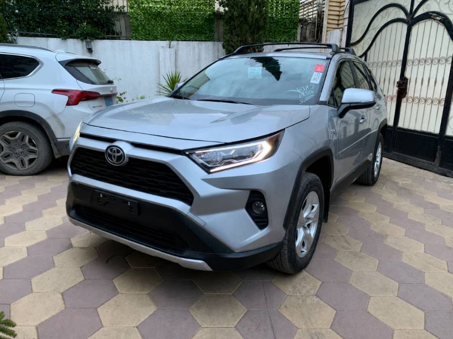 تويوتا RAV4 موديل 2021، هجينة