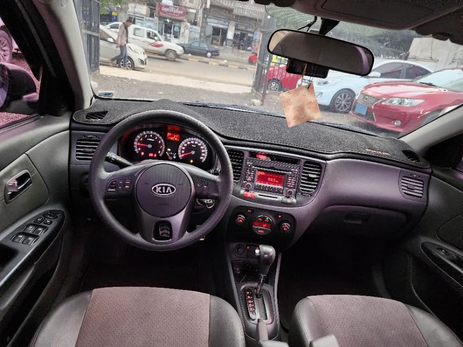 🚘 للبيع كيا برايد_موديل 2011_ وارررد كوري_slx_نظام الإيكو_لون فضي 🩶 السعر: 4,700 $