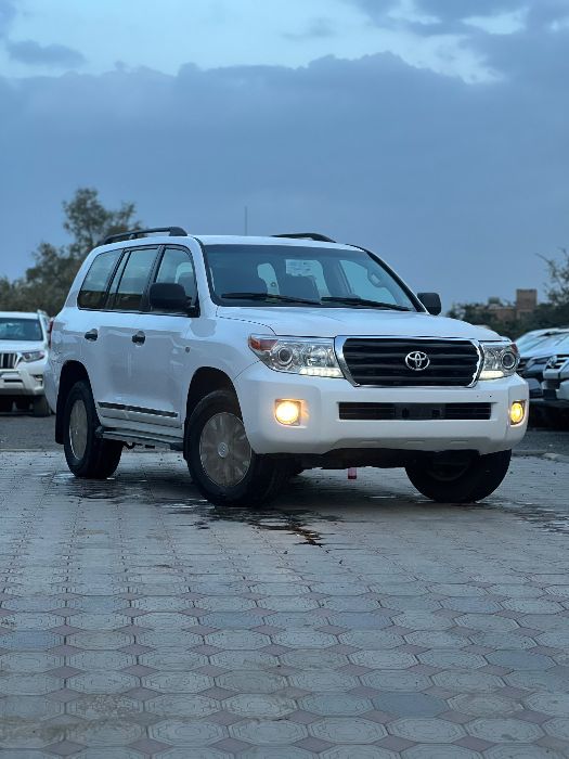 صالون لندكروزر. جير عادي