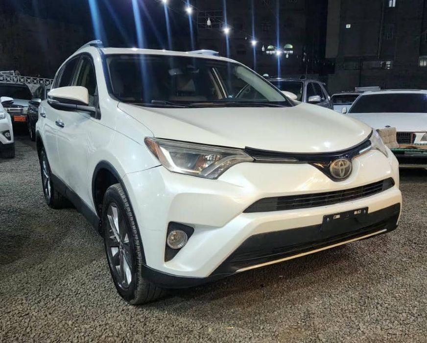 🚘 للبيع تويوتا راف فور موديل 2018_ليميتد(Limited)  وارررررد أمريكي _لون فضي 🩶
السعر: 14,000 دولار