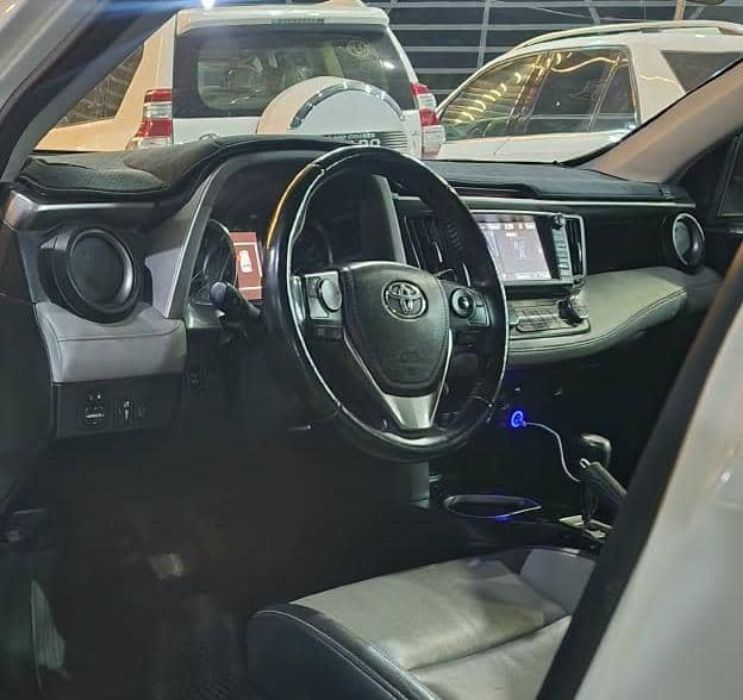 🚘 للبيع تويوتا راف فور موديل 2018_ليميتد(Limited)  وارررررد أمريكي _لون فضي 🩶
السعر: 14,000 دولار