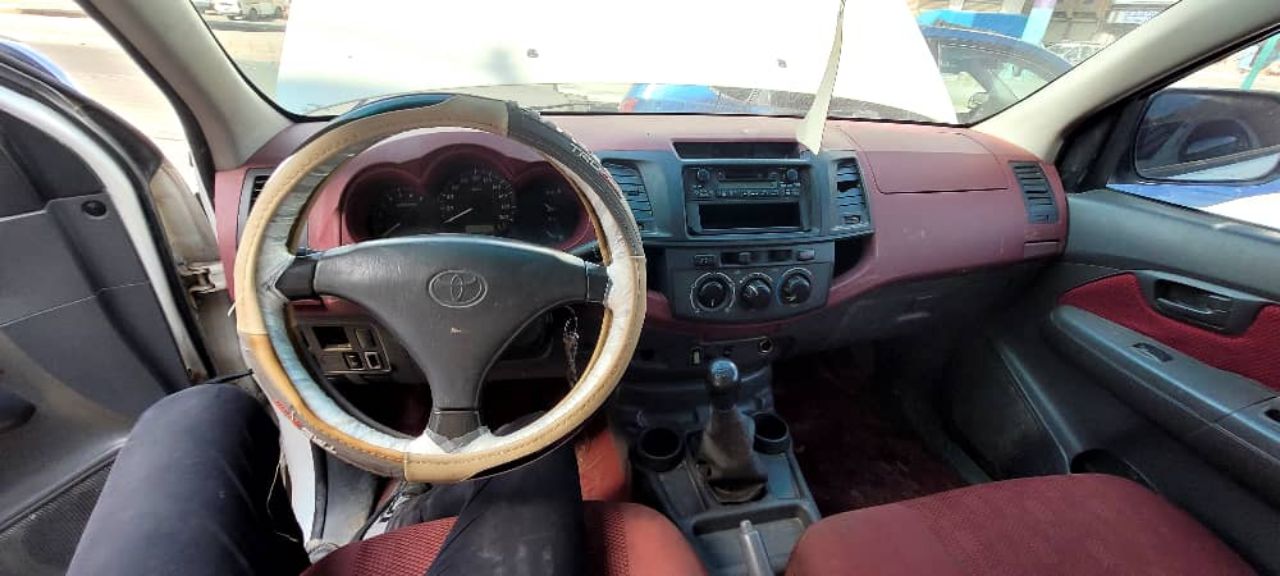 هايلوكس 2012