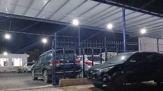 معرض القمرين كارز للسيارات